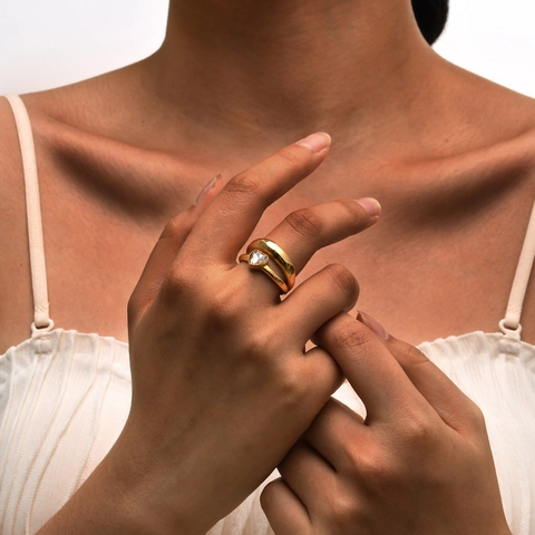 Stainless Steel Zirconia Heart Ring For Women Vintage IP Gold Plated Signet Starburst Finger Ring Fashion Jewelry Gift