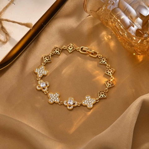 Bracciale a Quadrifoglio in Rame alla Moda per Donna Elegante Bracciale a Catena con Fiori in Zirconia AAA Placcato Oro Gioielli Regalo