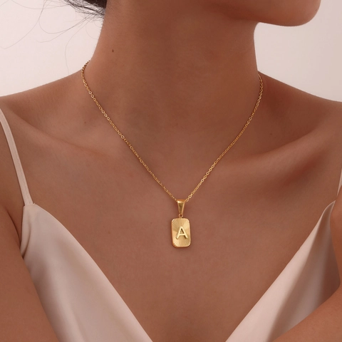 Minimalist Stainless Steel 26 Letter Pendant Necklace Gold Plated Rectangle Sunburst Texture Initial Clavicle Chain Jewelry For Women