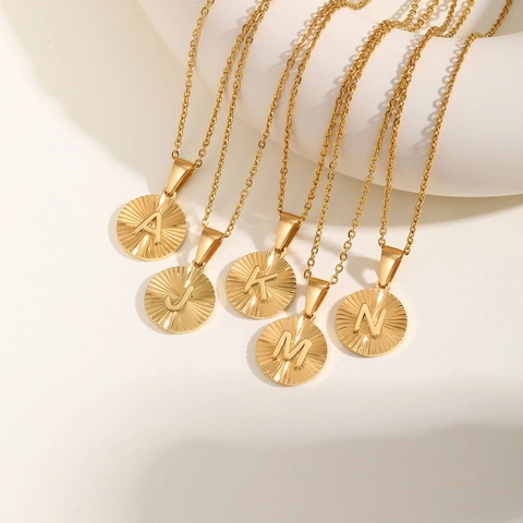Stainless Steel Round Initial Necklace For Women Gold Plated Sunburst Texture Radiant A-Z Letter Pendant Jewelry Gift