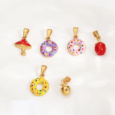 Ciondolo in Smalto Acciaio Inossidabile Cartone Animato Ciambella Fungo Fragola Mela Forma DIY Gioielli Accessori