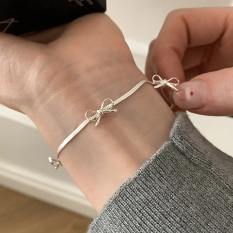 Pulsera de Cadena de Hueso de Serpiente con Lazo de Mariposa de Plata de Ley S925 para Mujer Minimalista Elegante Ajustable Joyería de Plata