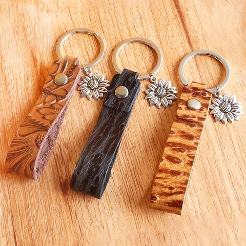 Porte-clés en Cuir Véritable Vintage Tournesol Avec Pendentif en Alliage Motif Floral Gaufré Style Western pour Hommes Femmes