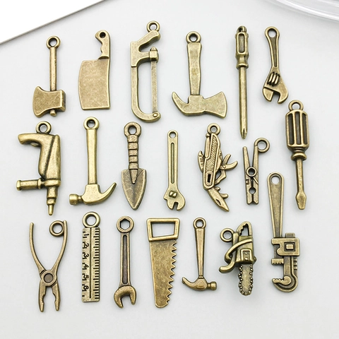 Vintage Zinc Alloy Tool Pendants Antique Bronze Wrench Hammer Saw Axe Charms For DIY Jewelry Making Necklaces Bracelet Accessory