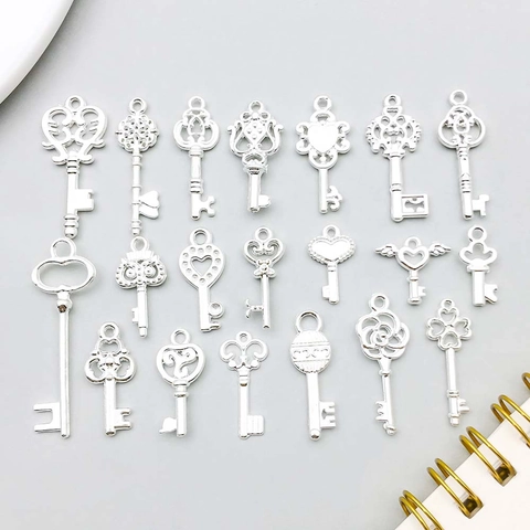 Vintage Zinc Alloy Hollow Heart Key Pendant Charms Bright Silver Retro Key Shape DIY Jewelry Making Accessories For Necklace Bracelet Crafting