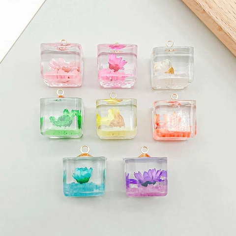 Luminous Transparent Resin Cube Pendant With Preserved Flower DIY Jewelry Accessories For Necklace Bracelet Pendant Craft