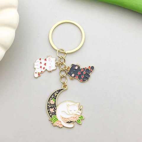 Cute Enamel Zinc Alloy Moon Cat Keychain Gold Metal Animal Pendant Heart Flower Pattern Cartoon Bag Key Ring Ornament For Women Gift