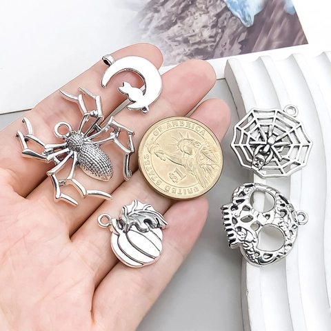 Ciondoli in Lega di Zinco Argento Antico Halloween Teschio Ragno Zucca Pipistrello Luna Gatto per Braccialetti Collane Fai da Te Accessori per Gioielli