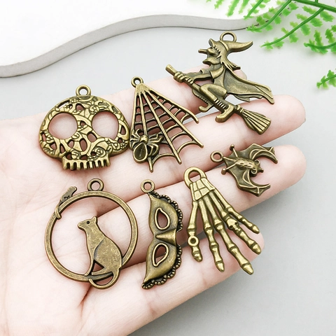 Antiek Brons Legering Halloween Hangers Voor DIY Sieraden Maken Schedel Spin Vleermuis Heks Vorm Decoratieve Charms