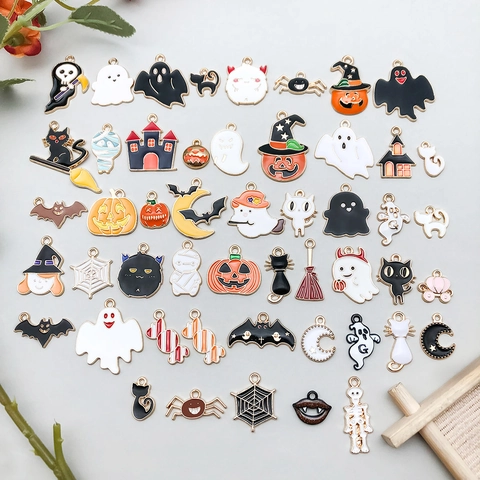 Pendentifs Émaillés en Alliage DIY Halloween Fantôme Citrouille Chauve-souris Chat Araignée Château pour Création de Bijoux
