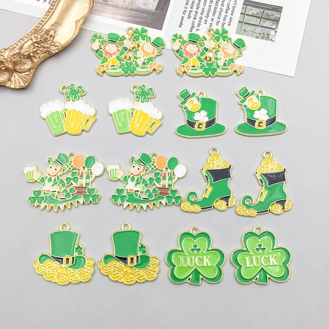 Pendentifs de Charmes en Émail en Alliage de Zinc de la Saint-Patrick Trèfle Farfadet Chope de Bière Chance Botte Chapeau Accessoires de Bijouterie DIY