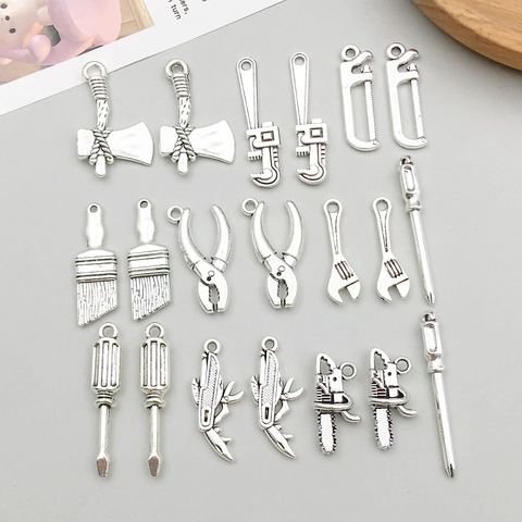 Pendentifs d'Outils de Quincaillerie en Alliage Argent Antique Clé Hache Scie Tournevis Pour la Fabrication de Bijoux DIY