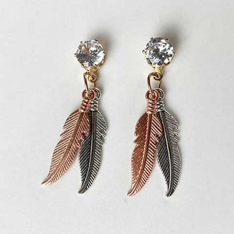 Orecchini a Pendente Etnici in Lega con Piuma e Zirconia Stile Vintage Boemo per Donna Metallo Bicolore Gioielli Quotidiani Vacanza