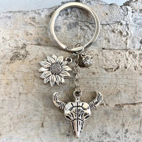 Western Cowboy Style Metal Keychain Vintage Silver Horseshoe Boots Sunflower Bull Head Pendant Rhinestone Charms Keyring