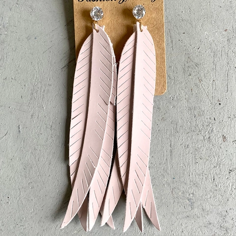 Bohemian Multi Layer Leaf Dangle Earrings For Women PU Leather Rhinestone Inlaid Geometric Feather Shape Statement Jewelry