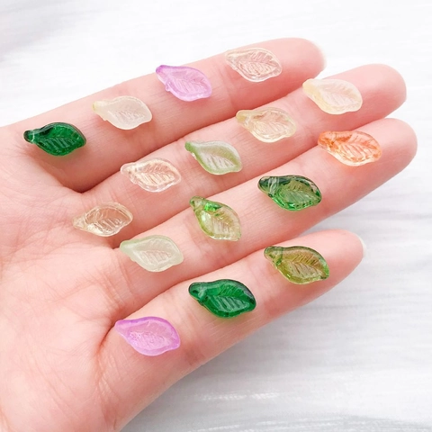 Perles en Verre au Chalumeau Tchèque Mini Feuille Verte Perles Transparentes en Forme de Feuille de Vigne pour la Fabrication de Bijoux DIY Bracelet Collier Accessoires
