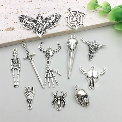 Vintage Gothic Zinc Alloy Skull Skeleton Pendants Halloween Antique Silver Bat Spider Moth Charms For DIY Jewelry Making SN458