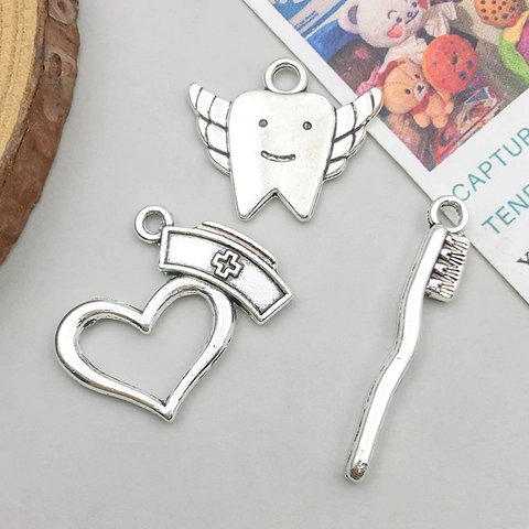 Dijes Médicos Dentales de Aleación de Plata Antigua Colgantes Cepillo de Dientes Ambulancia Sombrero de Enfermera para Joyería DIY