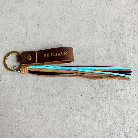 Llavero con Borla de Cuero Retro Con Anillo de Metal BE BRAVE TEACH DRIVE SAFE Eslógan Inspirador Colgante Bolso Regalo Profesor