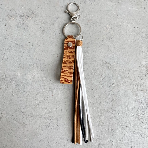 Porte-clés à Gland en Cuir Gaufré Vintage pour Femmes Hommes Fait Main Style Bohème Pendentif de Sac en Cuir Porte-clés Personnalisé