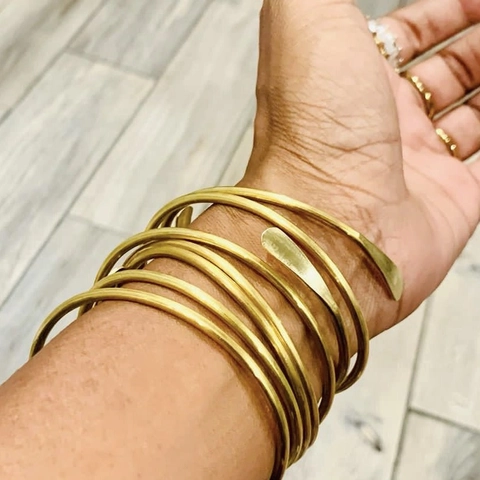 Punk Iron Metal Spiral Upper Arm Cuff Multiple Layer Bracelet For Women Vintage Gold Silver Plated Geometric Bangle Jewelry