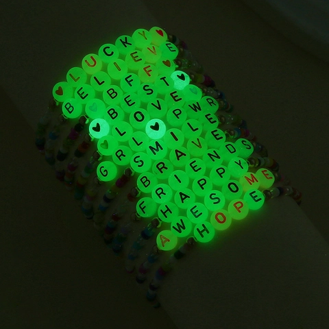 Juego de Pulseras de Cuentas de Alfabeto Coloridas Bohemias para Mujeres Niños Pulseras Elásticas Luminosas de Acrílico Arcilla Polimérica Heishi Joyería de Verano Regalo