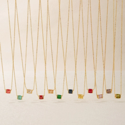 Collana con Pendente a Piccola Vita in Rame Placcato Oro con Zircone per Donna Design di Nicchia di Lusso Leggero Gioielli a Catena a Clavicola in Stile Dopamina