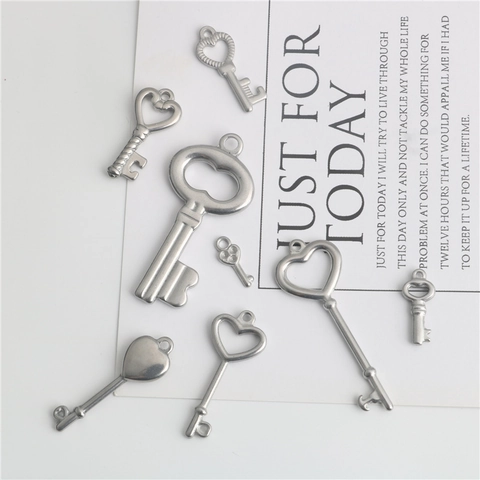 Ciondoli Chiave in Acciaio Inossidabile Vintage Cuore Medaglia San Benedetto Charms per Gioielli DIY Collane Argento Retrò