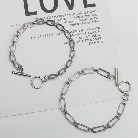 Bracciale a Catena in Acciaio al Titanio Fatto a Mano Minimalista Argento Geometrico Catena a Graffetta Gioiello Unisex