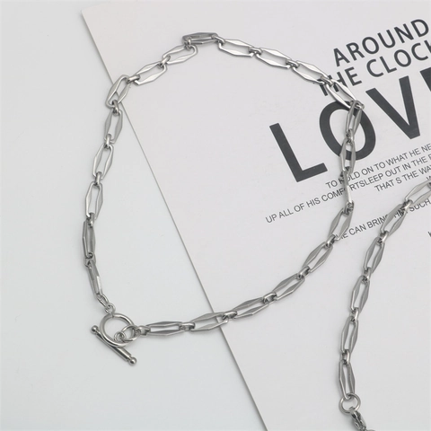 Collana a Catena a Maglie Geometriche Cave in Acciaio al Titanio Minimalista Unisex Con Chiusura a Moschettone OT Argento