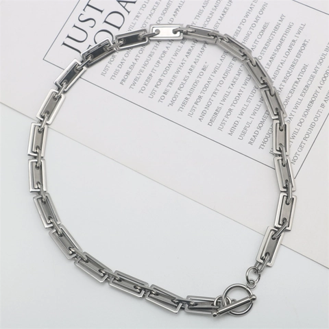 Collana a Catena Rettangolare Cava Geometrica in Acciaio Inossidabile Minimalista Unisex Stile Industriale Chiusura a T Moschettone