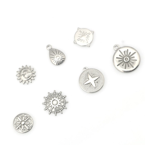 Colgantes Celestiales de Acero Inoxidable Sol Luna Estrella Charms para Joyería DIY Punk Tono Plateado Accesorios Grabados