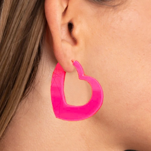 Fluorescent Neon Heart Shaped C-Hoop Earrings Exaggerated Acrylic Fashion Bright Statement Earrings For Women Party Jewelry