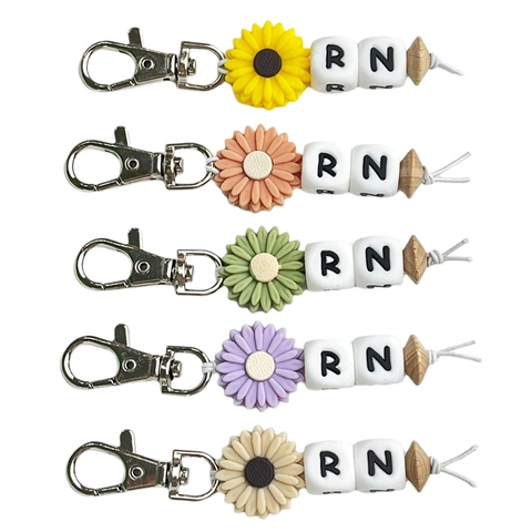 Porte-clés Perlé en Silicone Tournesol Lettre RN Charm Médical Infirmière Semaine Cadeau de Remise des Diplômes Femmes