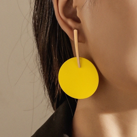 Moderne Geometrische Metall Lackierte Runde Hängeohrringe Für Damen Übergroße Legierung Kreis Ohrhänger Minimalistischer Schmuck Geschenk