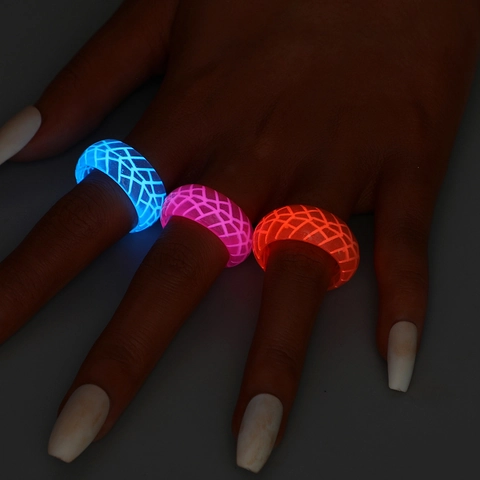 Original Design Leuchtender Harz Ring Nachtleuchten Gitter Riss Muster Fingerring Für Unisex Mode Party Schmuck Zubehör