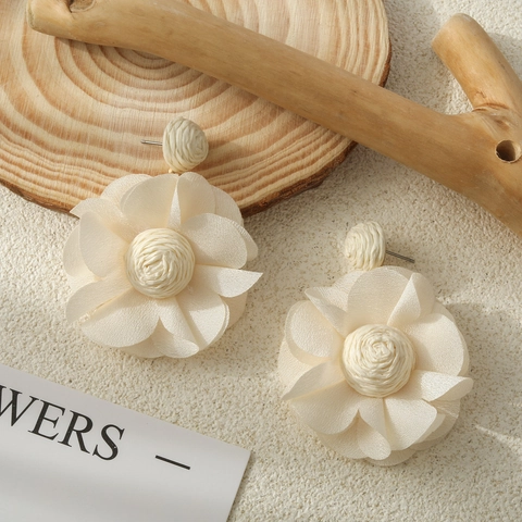Pendientes Bohemios de Flores de Tela Hechos a Mano de Rafia Floral para Playa Vacaciones Fiesta Joyas Mujer