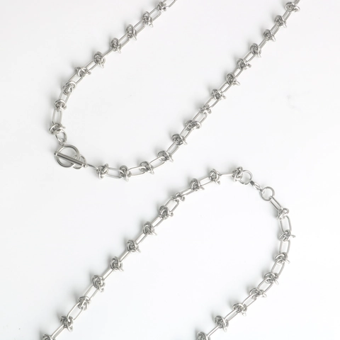 Collana a Catena con Nodo in Acciaio al Titanio Minimalista per Uomo Donna Stile Hip Hop Industriale Chiusura a Barra e Moschettone