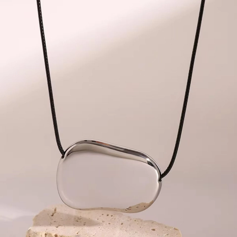 Minimalistische Roestvrij Stalen Halsketting Met Onregelmatige Organische Boon Hanger Zwart Koord Voor Dames Dagelijkse Sieraden