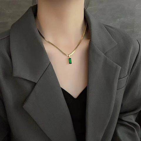 Vintage Stainless Steel Emerald Zirconia Pendant Necklace For Women Gold Plated Snake Bone Chain Geometric Jewelry Decoration