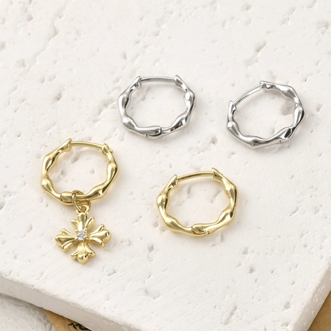 Boucles d'Oreilles Créoles en Cuivre Irrégulières Rétro Plaqué Or 14K Texture de Lave Accessoires de Bijoux Femme Croix Pendentif