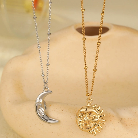 Vintage Stainless Steel Sun Moon Magnetic Couple Pendant Necklace 18K Gold Plated Celestial Ball Chain Jewelry For Lovers