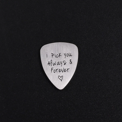 Ciondolo per Plettro per Chitarra in Acciaio Inossidabile Romantico Inciso I Pick You Always And Forever Regalo per Musicista