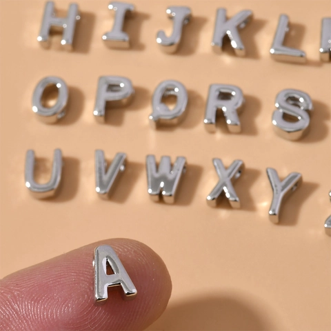 Cuentas de Cobre Bañadas en Oro con Letras del Alfabeto Inglés Cuentas Espaciadoras de Metal DIY para Joyería de Pulseras