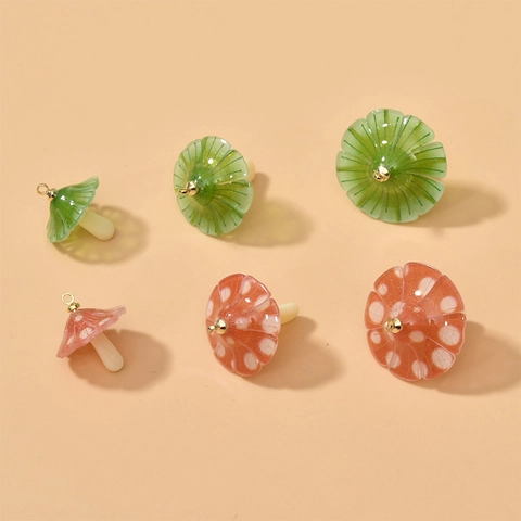 Mignons Pendentifs Champignons en Acrylique Dessin Animé Résine Émaillée Accessoires de Fabrication de Bijoux DIY pour Bracelet