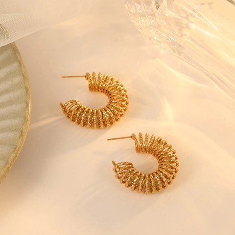 Orecchini a Cerchio C In Acciaio Inossidabile Placcato Oro Con Strisce a Spirale Orecchini Geometrici 3D Per Donna Gioielli