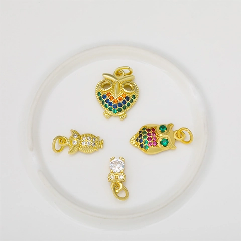 Colgante de Búho de Cobre Chapado en Oro de Moda Con Zirconia Micro-Incrustada Colorida Forma de Animal DIY Joyería