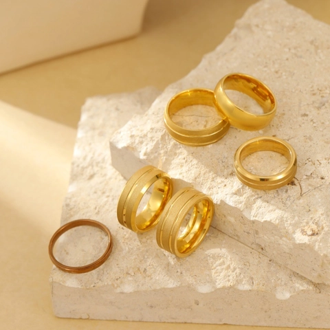 Anello a Fascia Minimalista in Acciaio al Tungsteno per Uomo Donna Oro Argento Nero Opaco Lucido Gioielli di Moda Accessorio Quotidiano