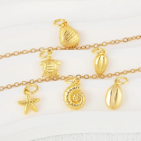 Collar con Colgante de Concha de Cobre Chapado en Oro Serie Océano para Mujer Cadena de Acero Inoxidable Joyería de Playa con Diseño de Estrella de Mar Caballito de Mar Cola de Ballena Tortuga