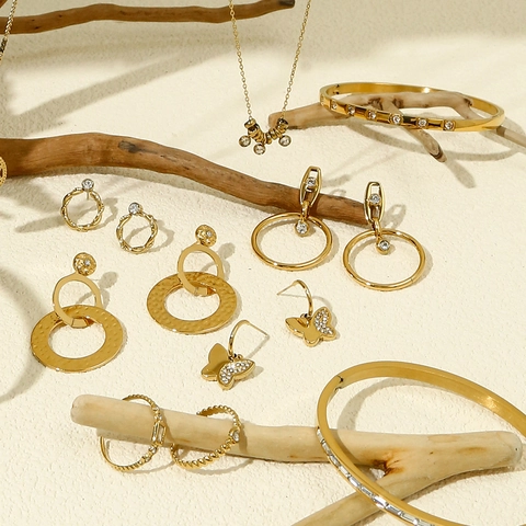 Luxe Vergulde Roestvrijstalen Sieraden Collectie Zirconia Vlinder Bloem Gehamerde Ketting Armring Oorbellen Ring Vrouwen